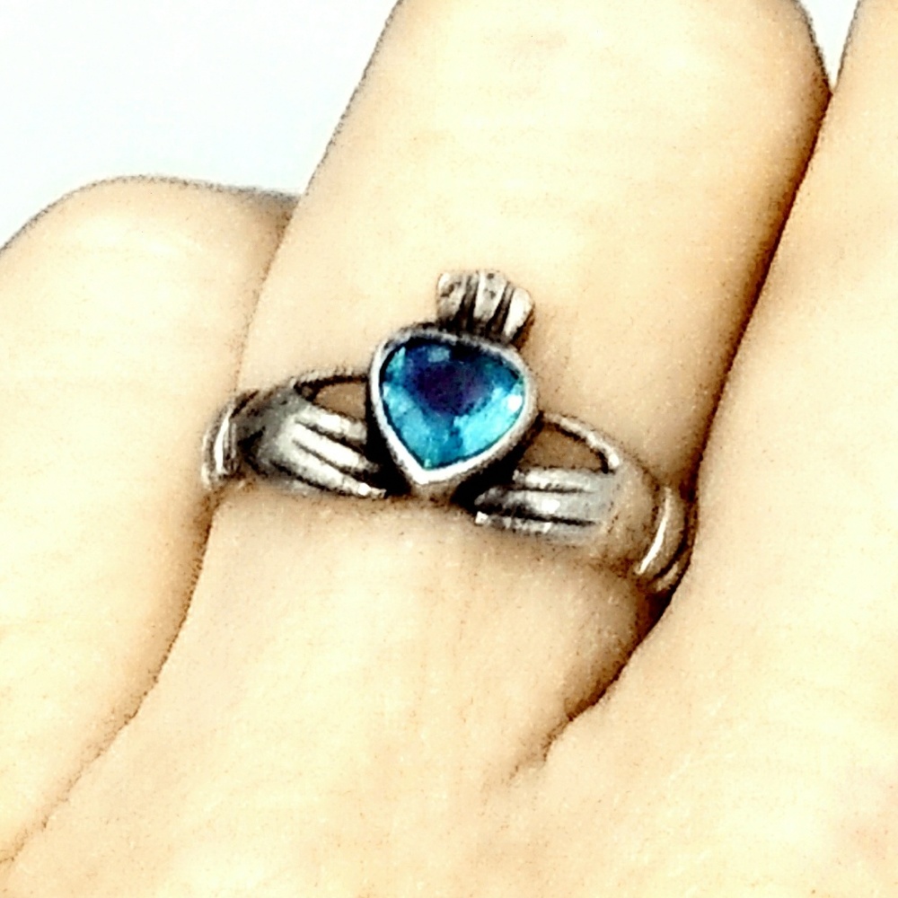 Vintage Blue Topaz Irish Sterling Claddagh Ring-6